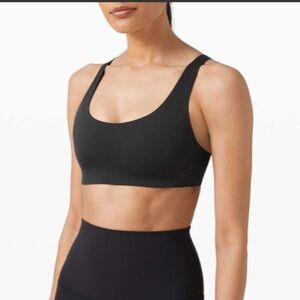Lululemon In Alignment Straight-Strap Bra
Light Support A/B Cup. Black.  8A/B